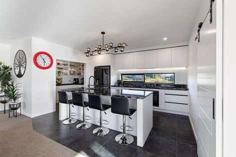 Photo of property in 3 Lealands Lane, Aokautere, Palmerston North, 4471