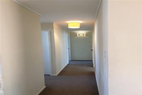 Photo of property in 6 Everglade Drive, Goodwood Heights, Auckland, 2105