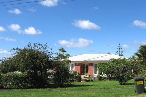 Photo of property in 71 Exmouth Road, Northcote, Auckland, 0627