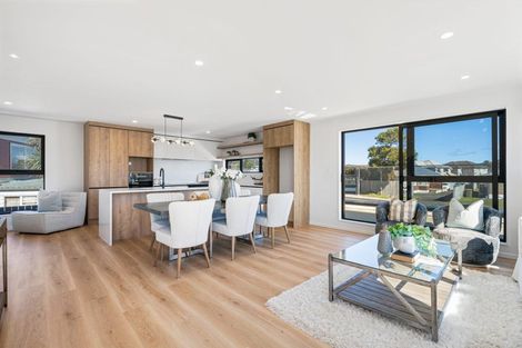 Photo of property in 127a Te Atatu Road, Te Atatu South, Auckland, 0610