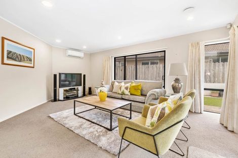 Photo of property in 45 Golfland Drive, Golflands, Auckland, 2013