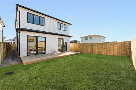 Photo of property in 17 Woven Place, Karaka, Papakura, 2113