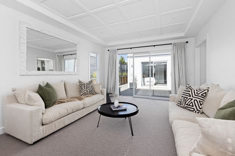 Photo of property in 25 Grooby Place, Havelock North, 4130