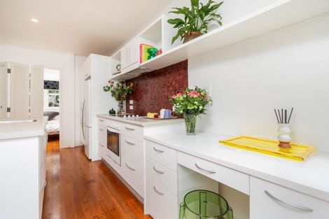 Photo of property in 2/1 Saratoga Avenue, Herne Bay, Auckland, 1011