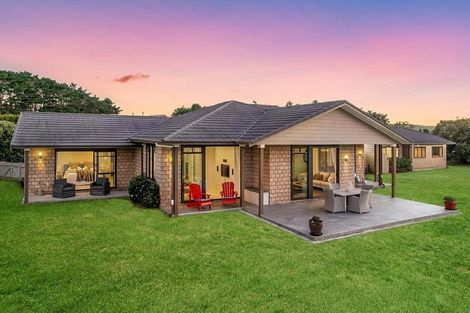 Photo of property in 135b Hutchinson Road, Helensville, 0875