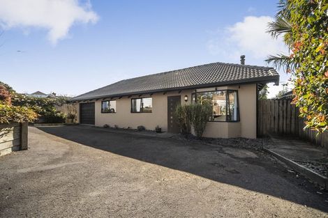 Photo of property in 20 Collingwood Road, Waiuku, 2123