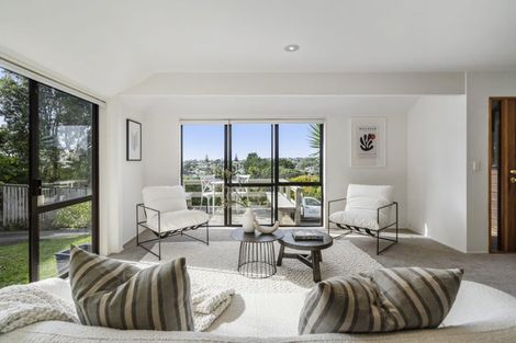 Photo of property in 1/21 Commodore Parry Road, Castor Bay, Auckland, 0620