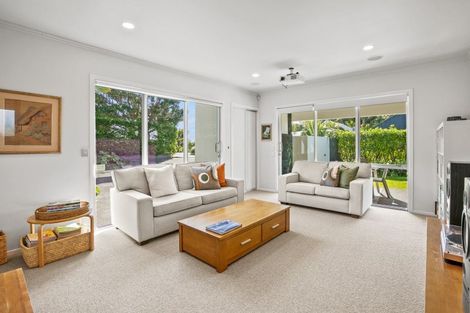 Photo of property in 17b Shearer Drive, Oakura, 4314