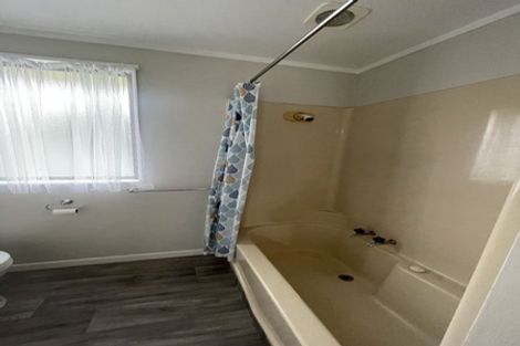 Photo of property in 17 Glen Close, Glen Eden, Auckland, 0602