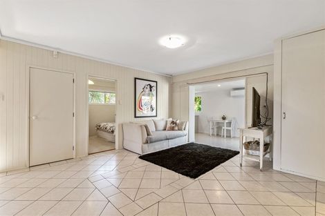 Photo of property in 73a Island Bay Road, Beach Haven, Auckland, 0626