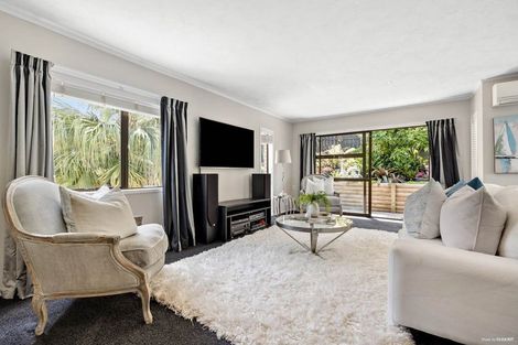 Photo of property in 4 Citation Way, Botany Downs, Auckland, 2010