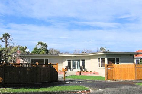 Photo of property in 1 Moana Street, Hokowhitu, Palmerston North, 4410