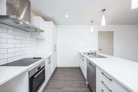 Photo of property in 33 Carole Crescent, Pakuranga, Auckland, 2010