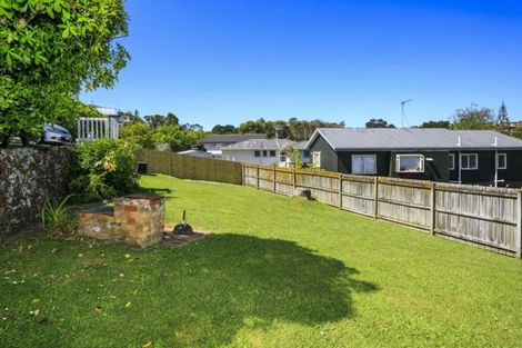 Photo of property in 43 Juniper Road, Sunnynook, Auckland, 0620