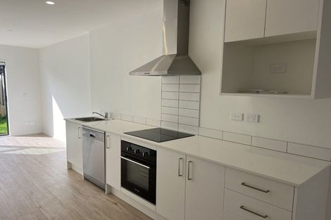 Photo of property in 66 Rauemi Way, Te Atatu South, Auckland, 0610