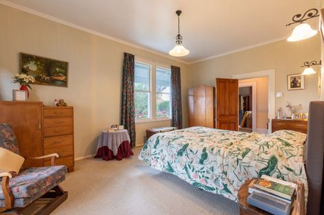 Photo of property in 16 Hunter Street, Dannevirke, 4930
