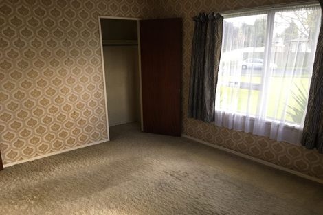 Photo of property in 37 Oakfield Crescent, Pukete, Hamilton, 3200