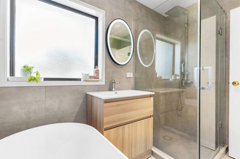 Photo of property in 2/13 Pinewood Grove, Botany Downs, Auckland, 2010