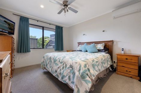 Photo of property in 16 Bateleur Close, Welcome Bay, Tauranga, 3112