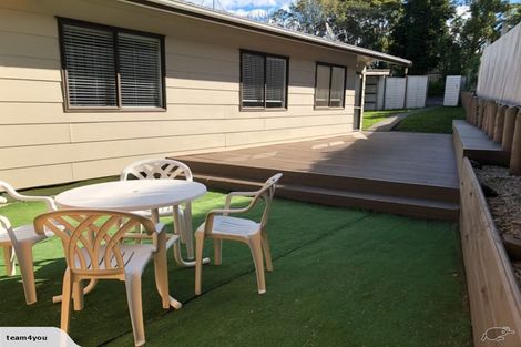 Photo of property in 2/95 Hobsonville Road, West Harbour, Auckland, 0618