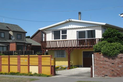 Photo of property in 407 Marine Parade, South New Brighton, Christchurch, 8062