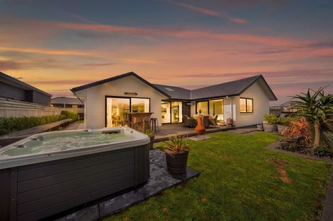 Photo of property in 1 Ashwood Lane, Bell Block, New Plymouth, 4312