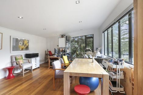 Photo of property in 18 Derwent Crescent, Titirangi, Auckland, 0604