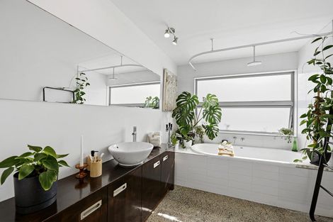 Photo of property in 1/149 Eskdale Road, Birkdale, Auckland, 0626