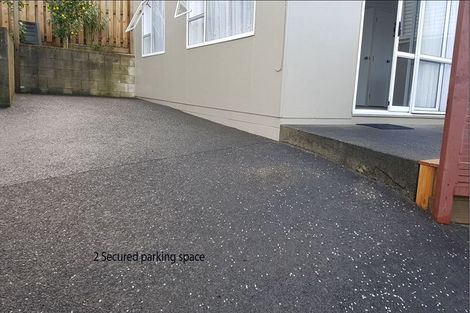 Photo of property in 1/19 Hauraki Crescent, Pinehill, Auckland, 0632