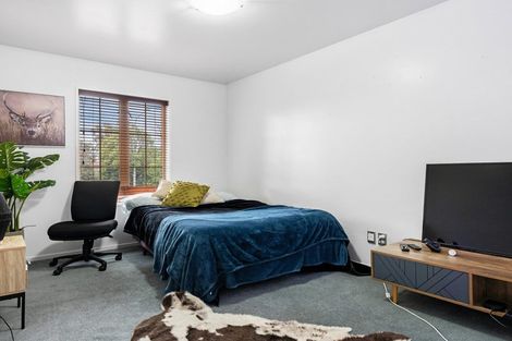 Photo of property in 29 Straven Road, Riccarton, Christchurch, 8011