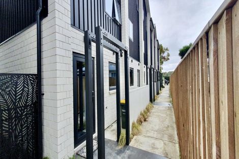 Photo of property in 7/22 Yeovil Road, Te Atatu Peninsula, Auckland, 0610
