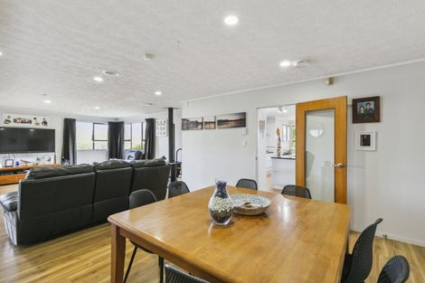 Photo of property in 12 Cullen Place, Tawa, Wellington, 5028