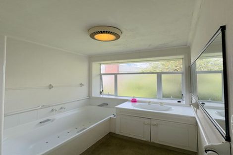 Photo of property in 54 Jaemont Avenue, Te Atatu South, Auckland, 0610