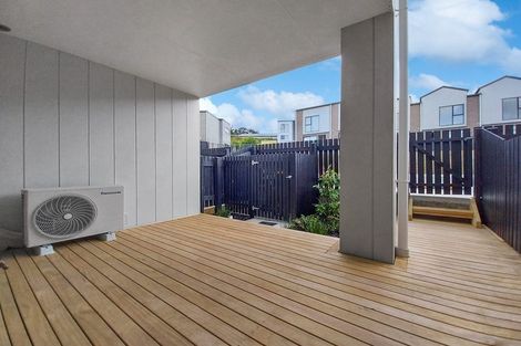 Photo of property in 22 Huri Street, Mangere Bridge, Auckland, 2022