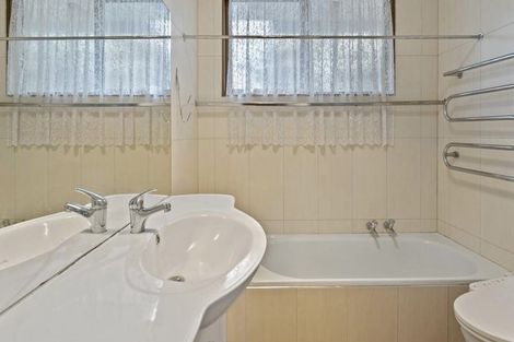 Photo of property in 20 Linwood Avenue, Forrest Hill, Auckland, 0620