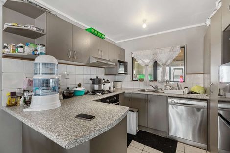 Photo of property in 127 Maplesden Drive, Clendon Park, Auckland, 2103