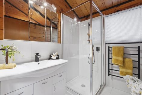 Photo of property in 5 Sunshine Place, Papakura, 2110