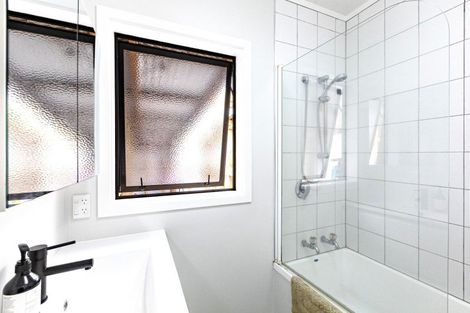 Photo of property in 9a Shanly Street, Waipawa, 4210