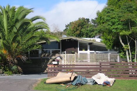 Photo of property in 44 Kaurilands Road, Titirangi, Auckland, 0604