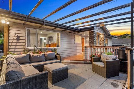 Photo of property in 57a Lavery Place, Sunnynook, Auckland, 0632