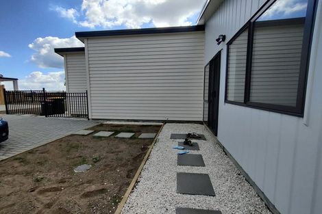 Photo of property in 1 Tributary Parade, Karaka, Papakura, 2113