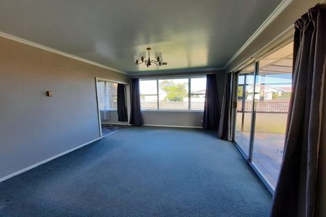 Photo of property in 4 Davidson Crescent, Hornby, Christchurch, 8042