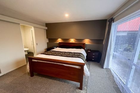 Photo of property in 142 Royal Park Drive, Parklands, Christchurch, 8083