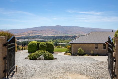 Photo of property in 27 Old Golf Course Road, Bridge Hill, Alexandra, 9320