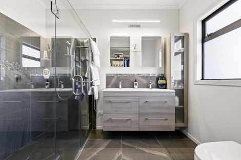 Photo of property in 6 Tuhua Close, Wharewaka, Taupo, 3330