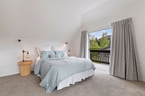 Photo of property in 7 Kelvin Place, Kelvin Heights, Queenstown, 9300