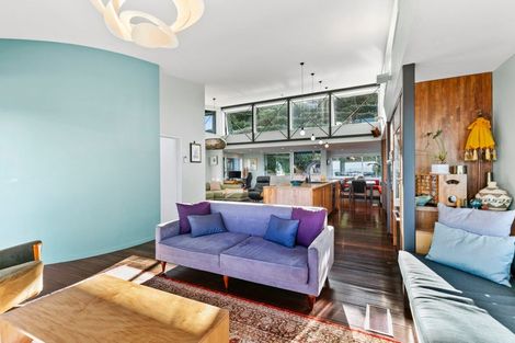 Photo of property in 10 Cave Road, Houghton Bay, Wellington, 6023