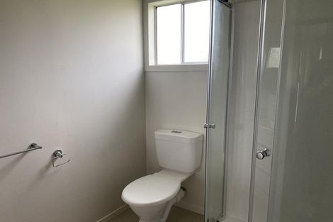 Photo of property in 2 Vera Road, Te Atatu South, Auckland, 0610