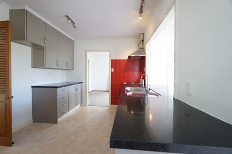 Photo of property in 494 Blockhouse Bay Road, Blockhouse Bay, Auckland, 0600