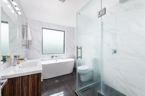 Photo of property in 96 San Valentino Drive, Henderson, Auckland, 0612